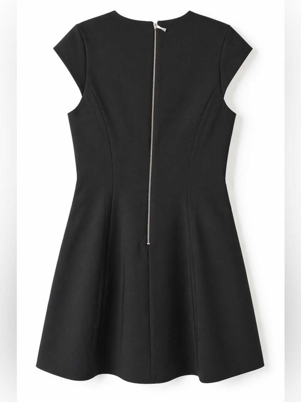 Kate Spent black dress is great and very stylish 👌😍 - Picture 5 of 6